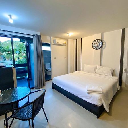 Beam House Hotel Patong Екстериор снимка
